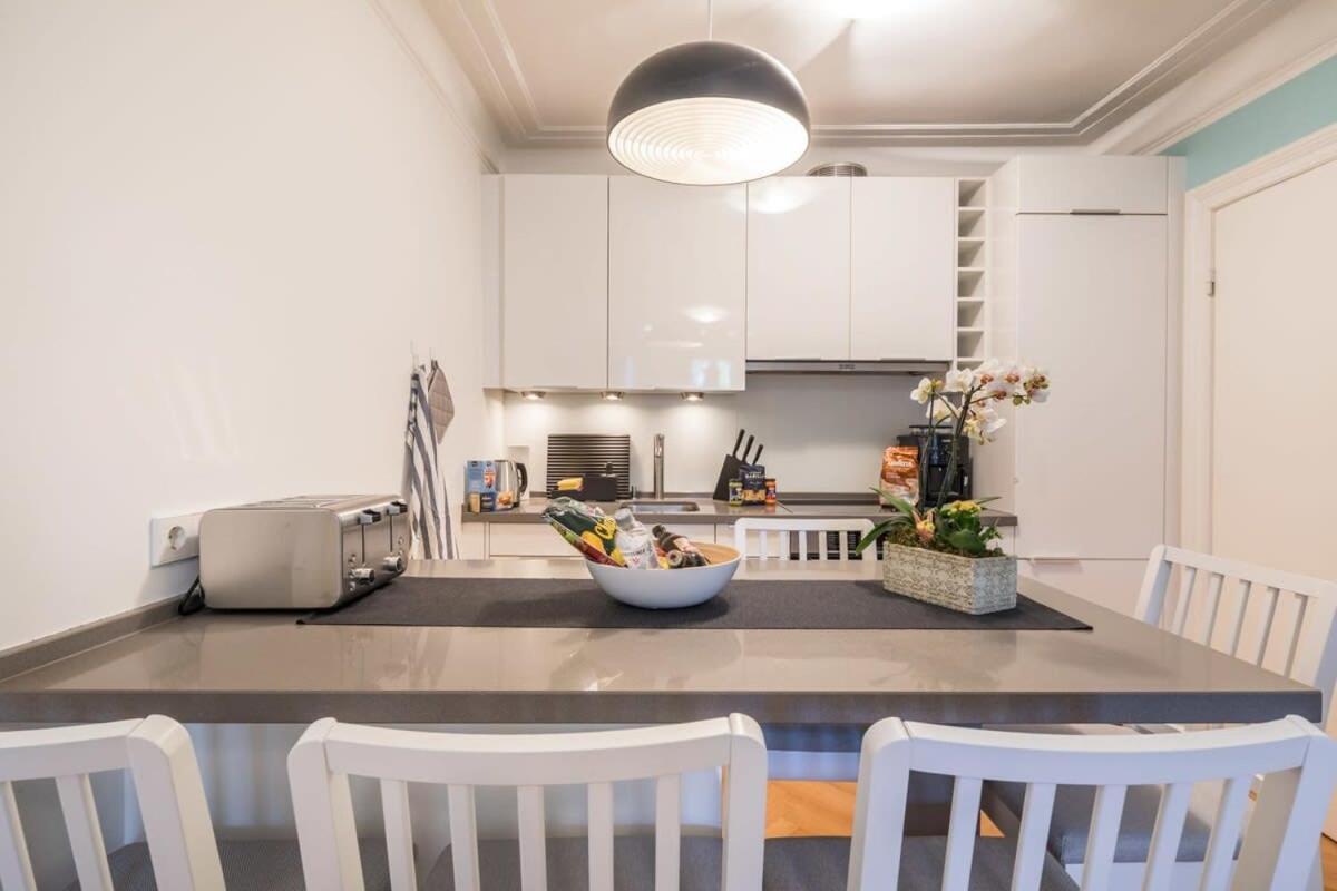 Modern Apartment Near Aussenalster Hamburg Exterior photo